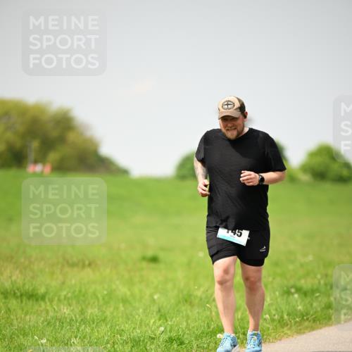 10.05.2026 - 8. Wedeler Halbmarathon Dr. Thomas Lammeyer http://msf.ph/oto/9713778 10.05.2026 12:16:05 Laufen  meine-sportfotos.de