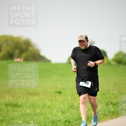 10.05.2026 - 8. Wedeler Halbmarathon Dr. Thomas Lammeyer http://msf.ph/oto/9713780 10.05.2026 12:16:06 Laufen  meine-sportfotos.de