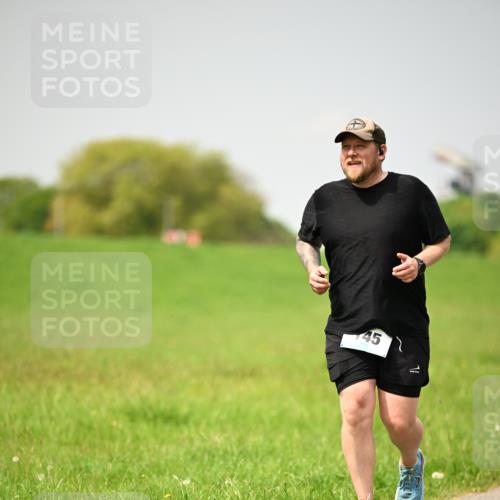 10.05.2026 - 8. Wedeler Halbmarathon Dr. Thomas Lammeyer http://msf.ph/oto/9713789 10.05.2026 12:16:06 Laufen  meine-sportfotos.de