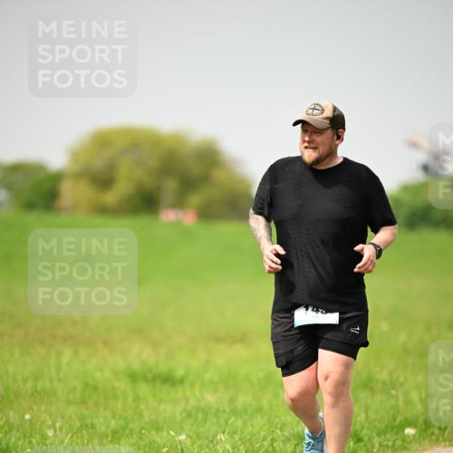 10.05.2026 - 8. Wedeler Halbmarathon Dr. Thomas Lammeyer http://msf.ph/oto/9713793 10.05.2026 12:16:07 Laufen  meine-sportfotos.de