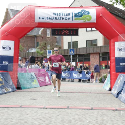 10.05.2026 - 8. Wedeler Halbmarathon Yannick Fuchs http://msf.ph/oto/9713794 10.05.2026 11:29:09 Ziel 412, 677 meine-sportfotos.de