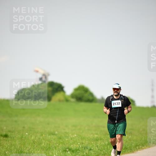 10.05.2026 - 8. Wedeler Halbmarathon Dr. Thomas Lammeyer http://msf.ph/oto/9713809 10.05.2026 12:16:21 Laufen 2132 meine-sportfotos.de