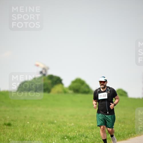 10.05.2026 - 8. Wedeler Halbmarathon Dr. Thomas Lammeyer http://msf.ph/oto/9713812 10.05.2026 12:16:21 Laufen 2132 meine-sportfotos.de