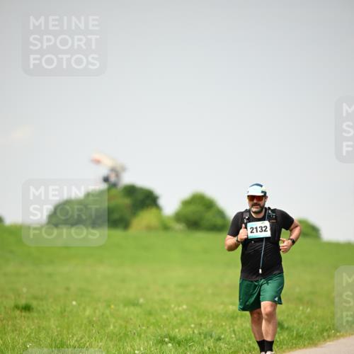 10.05.2026 - 8. Wedeler Halbmarathon Dr. Thomas Lammeyer http://msf.ph/oto/9713813 10.05.2026 12:16:21 Laufen 2132 meine-sportfotos.de