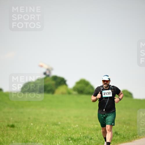 10.05.2026 - 8. Wedeler Halbmarathon Dr. Thomas Lammeyer http://msf.ph/oto/9713815 10.05.2026 12:16:21 Laufen 2132 meine-sportfotos.de