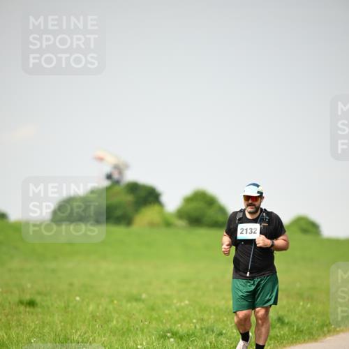 10.05.2026 - 8. Wedeler Halbmarathon Dr. Thomas Lammeyer http://msf.ph/oto/9713816 10.05.2026 12:16:21 Laufen 2132 meine-sportfotos.de