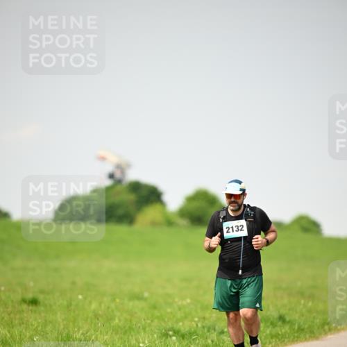 10.05.2026 - 8. Wedeler Halbmarathon Dr. Thomas Lammeyer http://msf.ph/oto/9713818 10.05.2026 12:16:22 Laufen 2132 meine-sportfotos.de