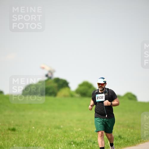 10.05.2026 - 8. Wedeler Halbmarathon Dr. Thomas Lammeyer http://msf.ph/oto/9713819 10.05.2026 12:16:22 Laufen 2132 meine-sportfotos.de