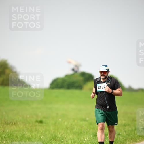 10.05.2026 - 8. Wedeler Halbmarathon Dr. Thomas Lammeyer http://msf.ph/oto/9713833 10.05.2026 12:16:23 Laufen 2132 meine-sportfotos.de