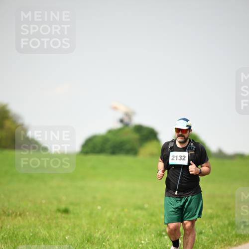 10.05.2026 - 8. Wedeler Halbmarathon Dr. Thomas Lammeyer http://msf.ph/oto/9713835 10.05.2026 12:16:23 Laufen 2132 meine-sportfotos.de