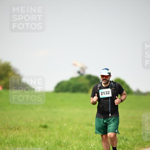10.05.2026 - 8. Wedeler Halbmarathon Dr. Thomas Lammeyer http://msf.ph/oto/9713837 10.05.2026 12:16:23 Laufen 2132 meine-sportfotos.de