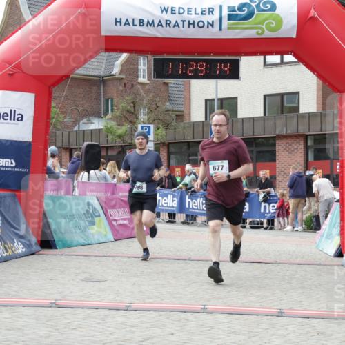 10.05.2026 - 8. Wedeler Halbmarathon Yannick Fuchs http://msf.ph/oto/9713838 10.05.2026 11:29:13 Ziel 412, 677 meine-sportfotos.de