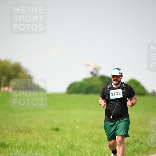 10.05.2026 - 8. Wedeler Halbmarathon Dr. Thomas Lammeyer http://msf.ph/oto/9713841 10.05.2026 12:16:24 Laufen 2132 meine-sportfotos.de