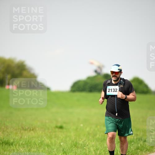 10.05.2026 - 8. Wedeler Halbmarathon Dr. Thomas Lammeyer http://msf.ph/oto/9713842 10.05.2026 12:16:24 Laufen 2132 meine-sportfotos.de
