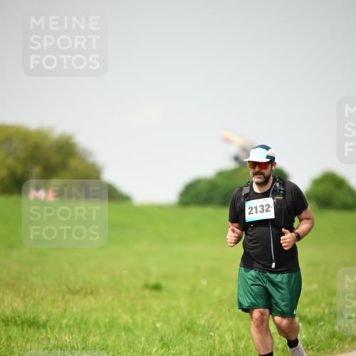 10.05.2026 - 8. Wedeler Halbmarathon Dr. Thomas Lammeyer http://msf.ph/oto/9713845 10.05.2026 12:16:24 Laufen 2132 meine-sportfotos.de