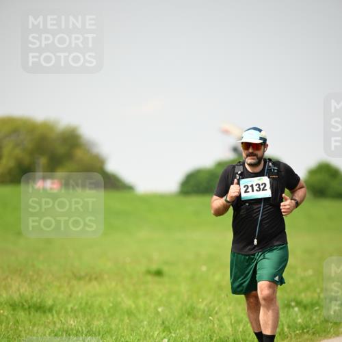 10.05.2026 - 8. Wedeler Halbmarathon Dr. Thomas Lammeyer http://msf.ph/oto/9713846 10.05.2026 12:16:24 Laufen 2132 meine-sportfotos.de