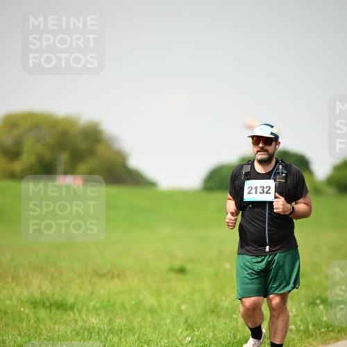 10.05.2026 - 8. Wedeler Halbmarathon Dr. Thomas Lammeyer http://msf.ph/oto/9713849 10.05.2026 12:16:24 Laufen 2132 meine-sportfotos.de