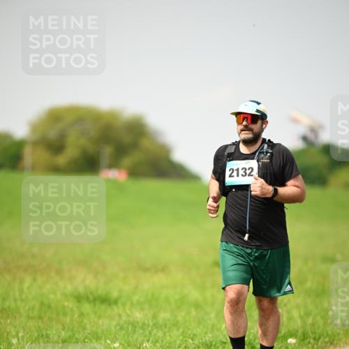 10.05.2026 - 8. Wedeler Halbmarathon Dr. Thomas Lammeyer http://msf.ph/oto/9713856 10.05.2026 12:16:25 Laufen 2132 meine-sportfotos.de