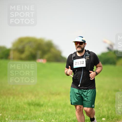 10.05.2026 - 8. Wedeler Halbmarathon Dr. Thomas Lammeyer http://msf.ph/oto/9713862 10.05.2026 12:16:25 Laufen 2132 meine-sportfotos.de