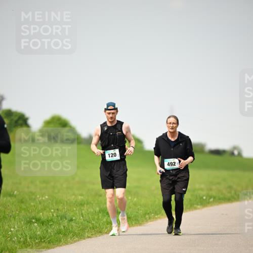 10.05.2026 - 8. Wedeler Halbmarathon Dr. Thomas Lammeyer http://msf.ph/oto/9713905 10.05.2026 12:16:54 Laufen 120, 492 meine-sportfotos.de