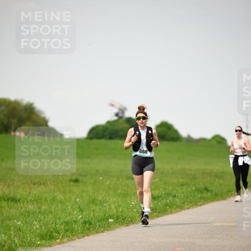 10.05.2026 - 8. Wedeler Halbmarathon Dr. Thomas Lammeyer http://msf.ph/oto/9713983 10.05.2026 12:17:43 Laufen 860 meine-sportfotos.de
