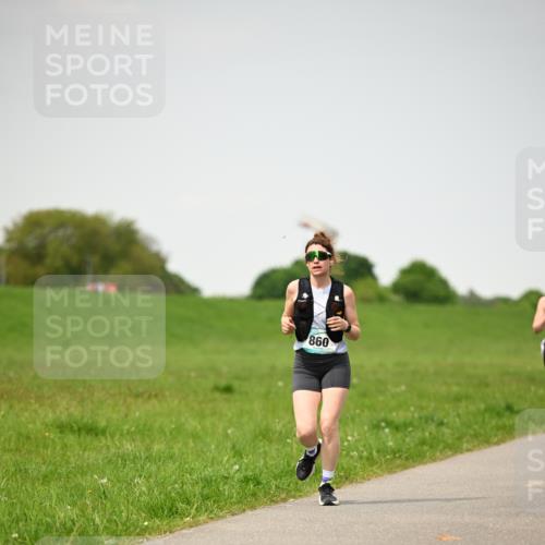 10.05.2026 - 8. Wedeler Halbmarathon Dr. Thomas Lammeyer http://msf.ph/oto/9713992 10.05.2026 12:17:44 Laufen 860 meine-sportfotos.de