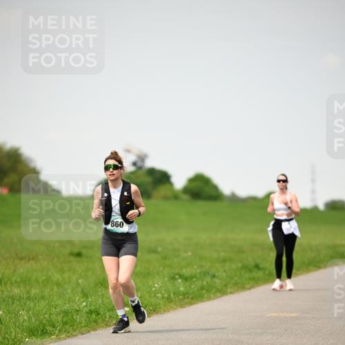 10.05.2026 - 8. Wedeler Halbmarathon Dr. Thomas Lammeyer http://msf.ph/oto/9713997 10.05.2026 12:17:45 Laufen 860 meine-sportfotos.de