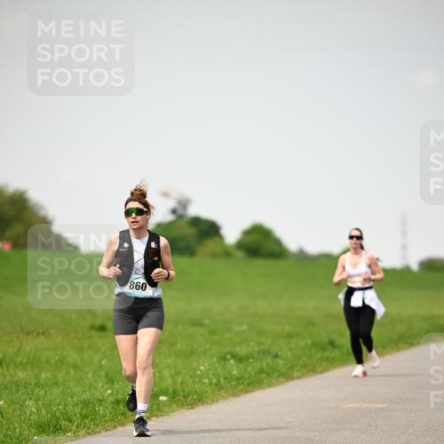 10.05.2026 - 8. Wedeler Halbmarathon Dr. Thomas Lammeyer http://msf.ph/oto/9713999 10.05.2026 12:17:45 Laufen 860 meine-sportfotos.de