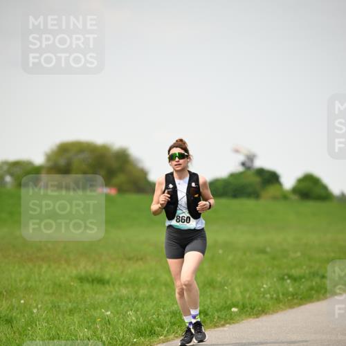 10.05.2026 - 8. Wedeler Halbmarathon Dr. Thomas Lammeyer http://msf.ph/oto/9714002 10.05.2026 12:17:45 Laufen 860 meine-sportfotos.de