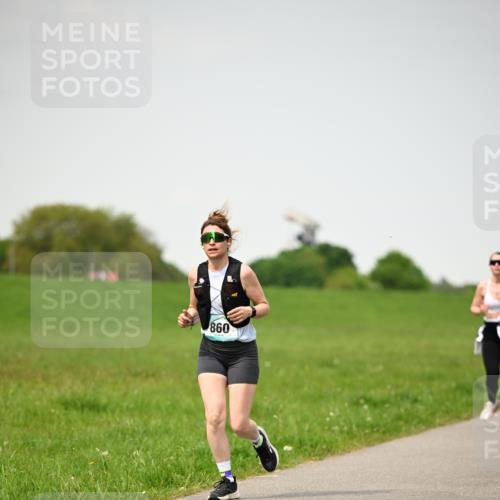 10.05.2026 - 8. Wedeler Halbmarathon Dr. Thomas Lammeyer http://msf.ph/oto/9714004 10.05.2026 12:17:45 Laufen 860 meine-sportfotos.de