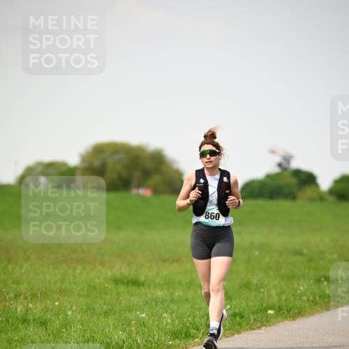 10.05.2026 - 8. Wedeler Halbmarathon Dr. Thomas Lammeyer http://msf.ph/oto/9714006 10.05.2026 12:17:46 Laufen 860 meine-sportfotos.de