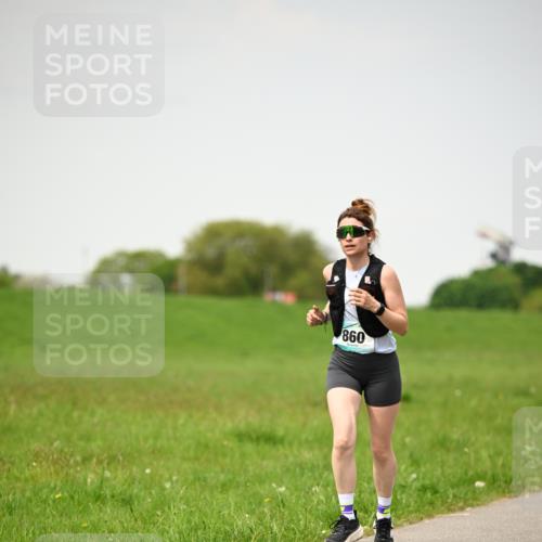 10.05.2026 - 8. Wedeler Halbmarathon Dr. Thomas Lammeyer http://msf.ph/oto/9714008 10.05.2026 12:17:46 Laufen 860 meine-sportfotos.de