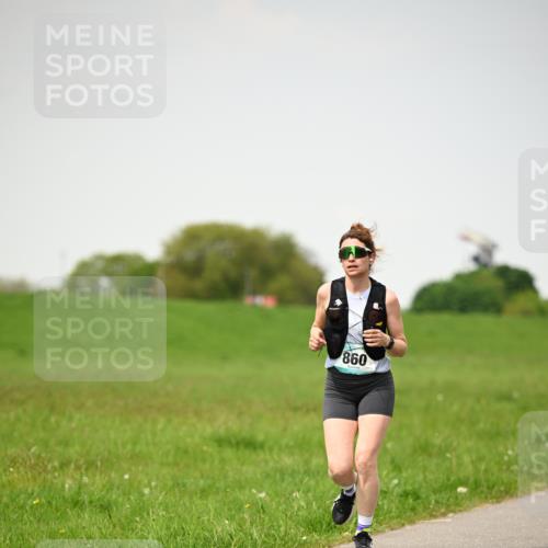 10.05.2026 - 8. Wedeler Halbmarathon Dr. Thomas Lammeyer http://msf.ph/oto/9714009 10.05.2026 12:17:46 Laufen 860 meine-sportfotos.de