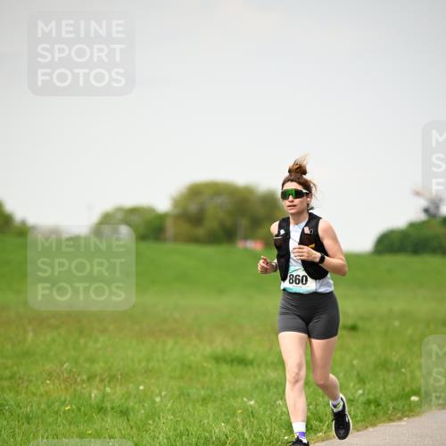 10.05.2026 - 8. Wedeler Halbmarathon Dr. Thomas Lammeyer http://msf.ph/oto/9714011 10.05.2026 12:17:46 Laufen 860 meine-sportfotos.de