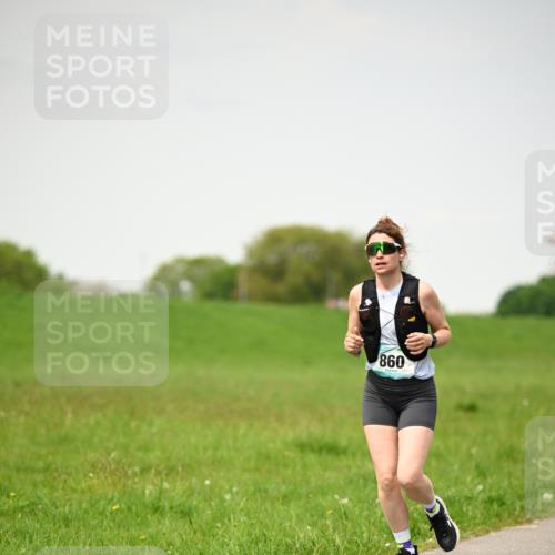 10.05.2026 - 8. Wedeler Halbmarathon Dr. Thomas Lammeyer http://msf.ph/oto/9714012 10.05.2026 12:17:46 Laufen 860 meine-sportfotos.de