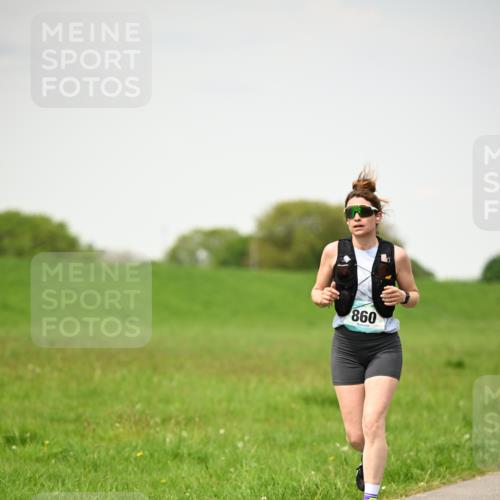 10.05.2026 - 8. Wedeler Halbmarathon Dr. Thomas Lammeyer http://msf.ph/oto/9714014 10.05.2026 12:17:46 Laufen 860 meine-sportfotos.de