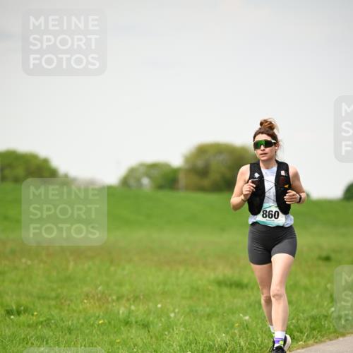 10.05.2026 - 8. Wedeler Halbmarathon Dr. Thomas Lammeyer http://msf.ph/oto/9714015 10.05.2026 12:17:46 Laufen 860 meine-sportfotos.de