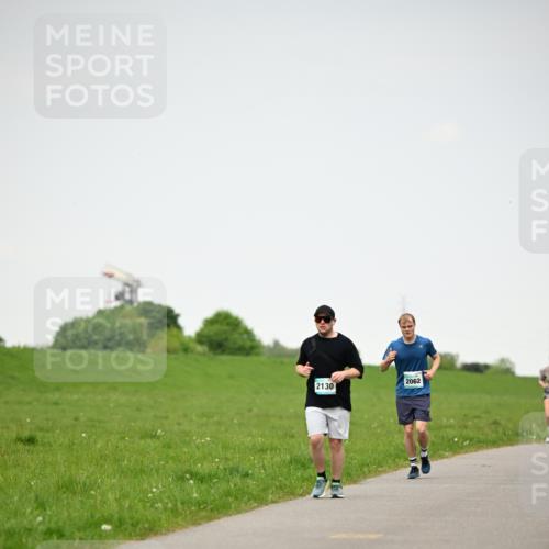 10.05.2026 - 8. Wedeler Halbmarathon Dr. Thomas Lammeyer http://msf.ph/oto/9714017 10.05.2026 12:18:13 Laufen 2130, 2062 meine-sportfotos.de