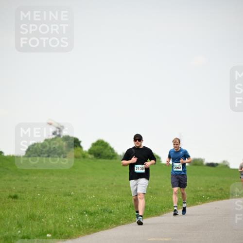10.05.2026 - 8. Wedeler Halbmarathon Dr. Thomas Lammeyer http://msf.ph/oto/9714023 10.05.2026 12:18:14 Laufen 2130, 2062 meine-sportfotos.de