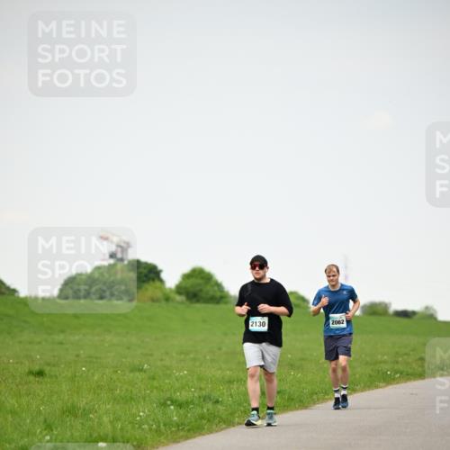 10.05.2026 - 8. Wedeler Halbmarathon Dr. Thomas Lammeyer http://msf.ph/oto/9714026 10.05.2026 12:18:14 Laufen 2130, 2062 meine-sportfotos.de