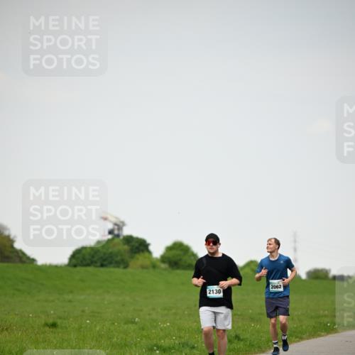 10.05.2026 - 8. Wedeler Halbmarathon Dr. Thomas Lammeyer http://msf.ph/oto/9714034 10.05.2026 12:18:15 Laufen 2130, 2062 meine-sportfotos.de