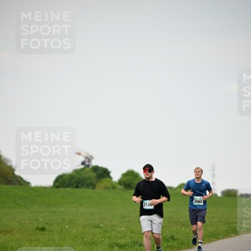 10.05.2026 - 8. Wedeler Halbmarathon Dr. Thomas Lammeyer http://msf.ph/oto/9714037 10.05.2026 12:18:15 Laufen 2130, 2062 meine-sportfotos.de