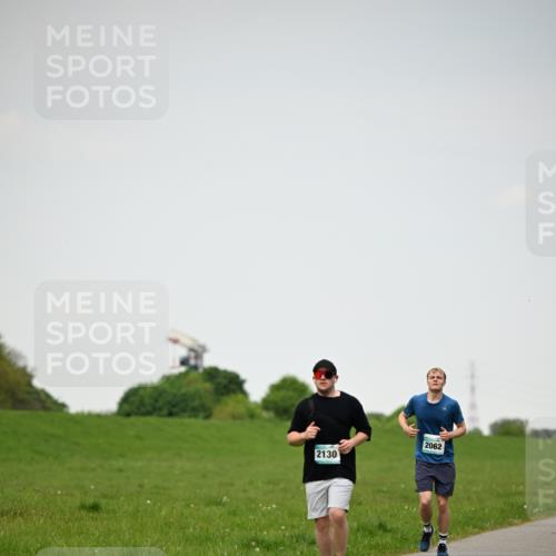 10.05.2026 - 8. Wedeler Halbmarathon Dr. Thomas Lammeyer http://msf.ph/oto/9714039 10.05.2026 12:18:15 Laufen 2130, 2062 meine-sportfotos.de