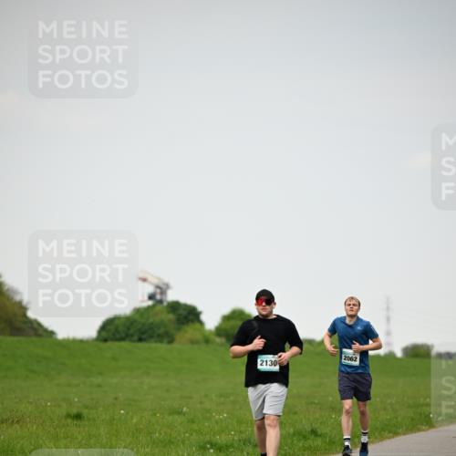 10.05.2026 - 8. Wedeler Halbmarathon Dr. Thomas Lammeyer http://msf.ph/oto/9714042 10.05.2026 12:18:15 Laufen 2130, 2062 meine-sportfotos.de