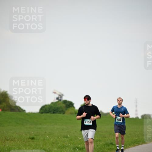 10.05.2026 - 8. Wedeler Halbmarathon Dr. Thomas Lammeyer http://msf.ph/oto/9714048 10.05.2026 12:18:16 Laufen 2130, 2062 meine-sportfotos.de
