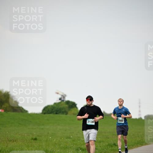 10.05.2026 - 8. Wedeler Halbmarathon Dr. Thomas Lammeyer http://msf.ph/oto/9714049 10.05.2026 12:18:16 Laufen 2130, 2139, 2062 meine-sportfotos.de