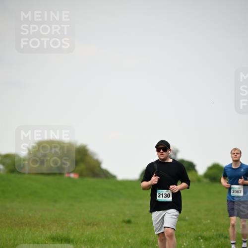 10.05.2026 - 8. Wedeler Halbmarathon Dr. Thomas Lammeyer http://msf.ph/oto/9714070 10.05.2026 12:18:18 Laufen 2062, 2130 meine-sportfotos.de