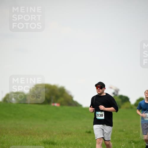 10.05.2026 - 8. Wedeler Halbmarathon Dr. Thomas Lammeyer http://msf.ph/oto/9714076 10.05.2026 12:18:19 Laufen 2130 meine-sportfotos.de