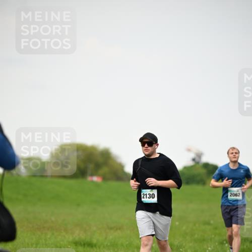 10.05.2026 - 8. Wedeler Halbmarathon Dr. Thomas Lammeyer http://msf.ph/oto/9714086 10.05.2026 12:18:19 Laufen 2130, 2062 meine-sportfotos.de