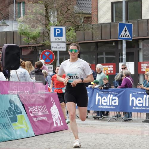 10.05.2026 - 8. Wedeler Halbmarathon Yannick Fuchs http://msf.ph/oto/9714093 10.05.2026 11:29:47 Ziel 131, 502, 2192, 2215 meine-sportfotos.de